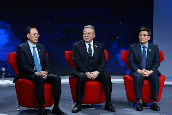 台面优配 中国智造亮剑AI！三大掌门人齐聚！这场对话 信息量很大→